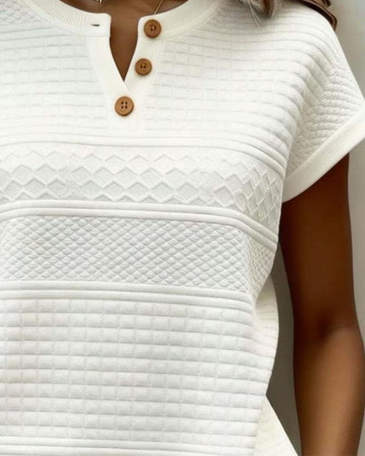 Vanilla | Short Sleeve V-Neck Buttoned T-Shirt with Cable Pattern