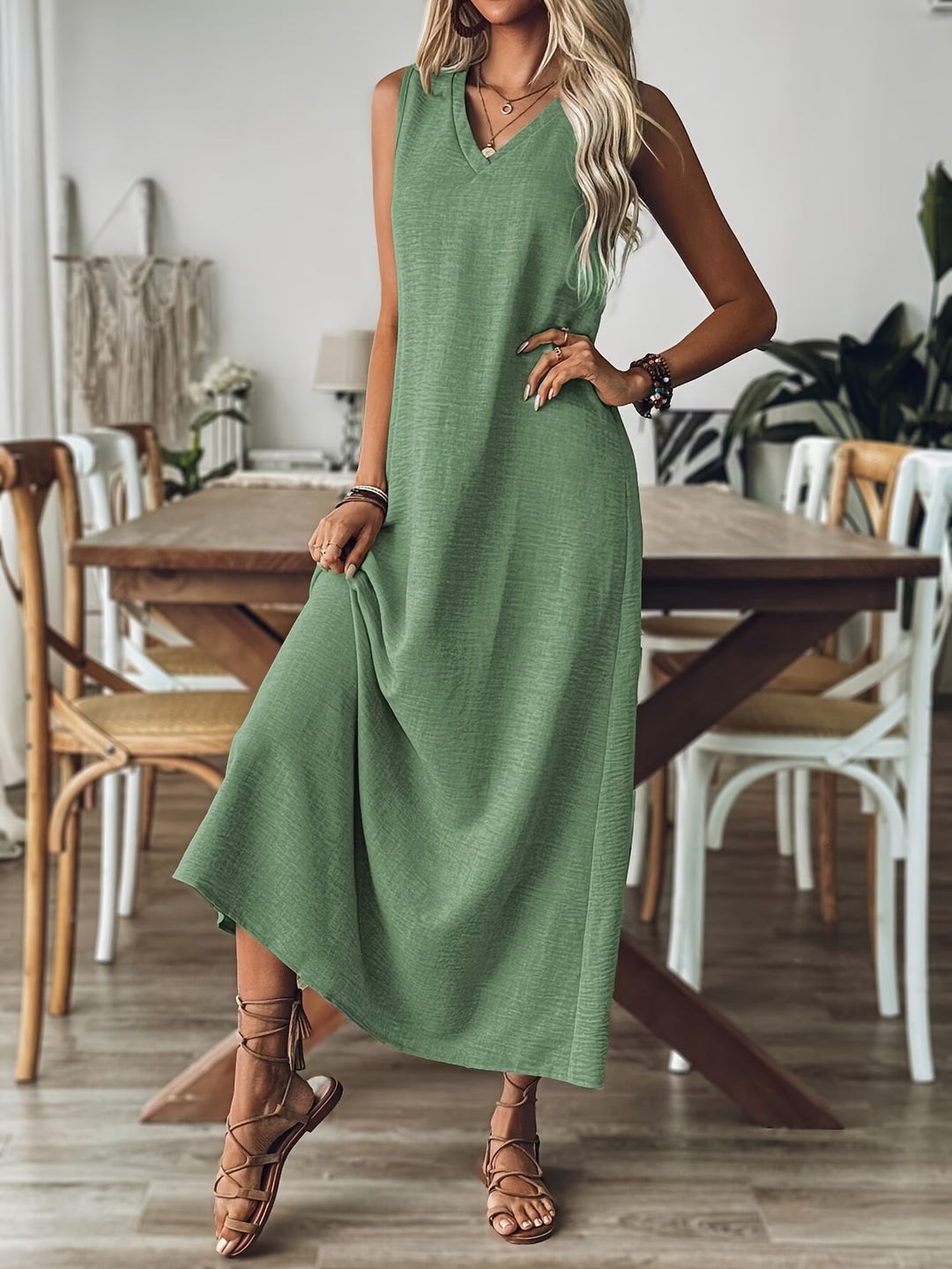 Ayla | Flattering V-Neck Maxi Dress